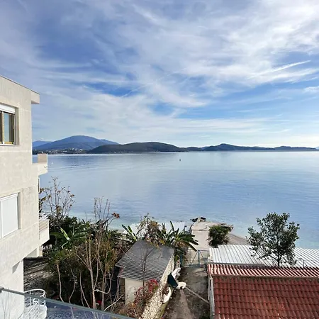 Апартаменты The Hill Sea View