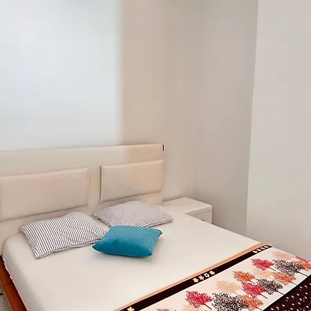 H-old Sarandë