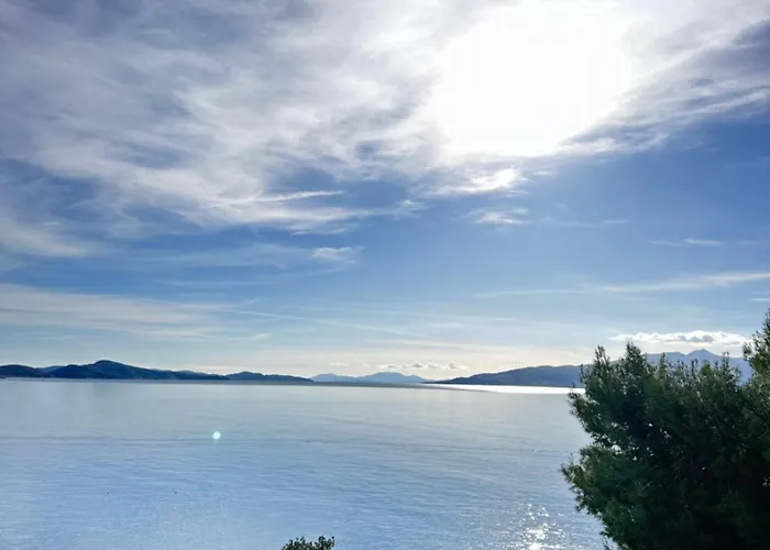 The Hill Sea View * Sarandë